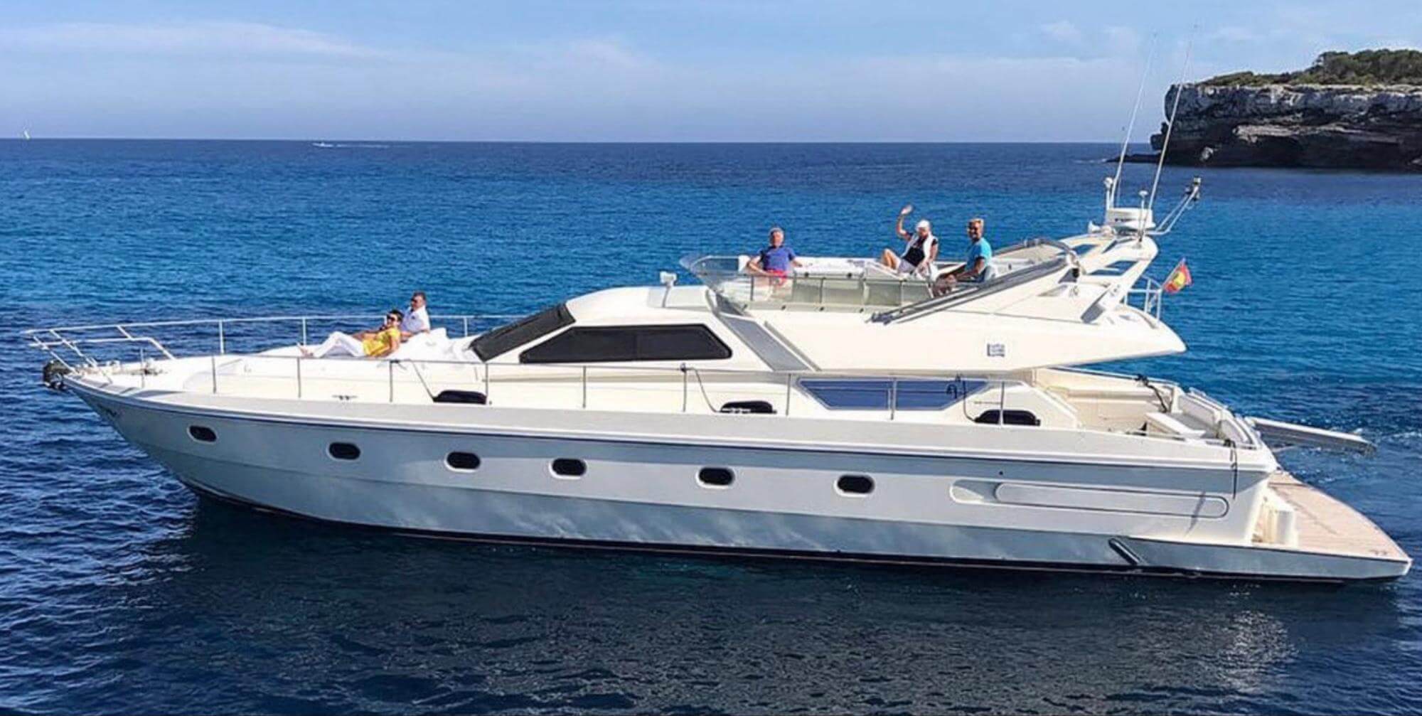 1996 Ferretti 175 Luxury Yacht out in the ocean