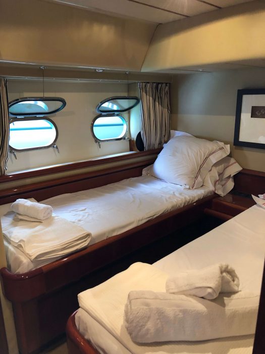 1996 Ferretti Yachts 175 twin single bedroom