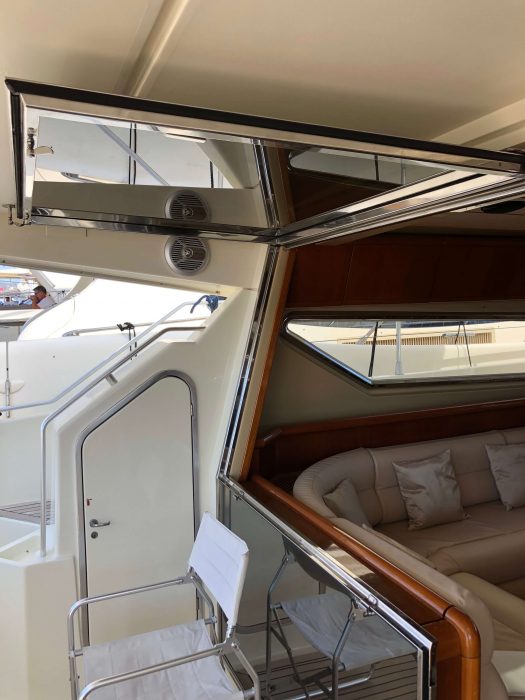 1996 Ferretti Yachts 175 luxury interior