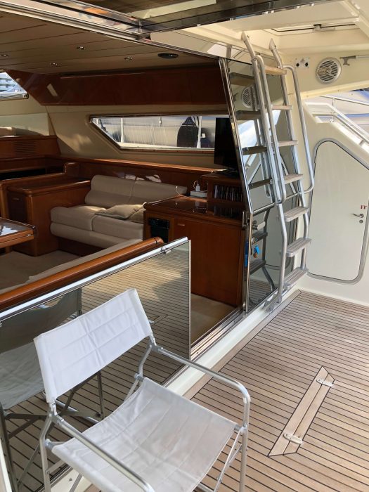 1996 Ferretti Yachts 175 luxury interior